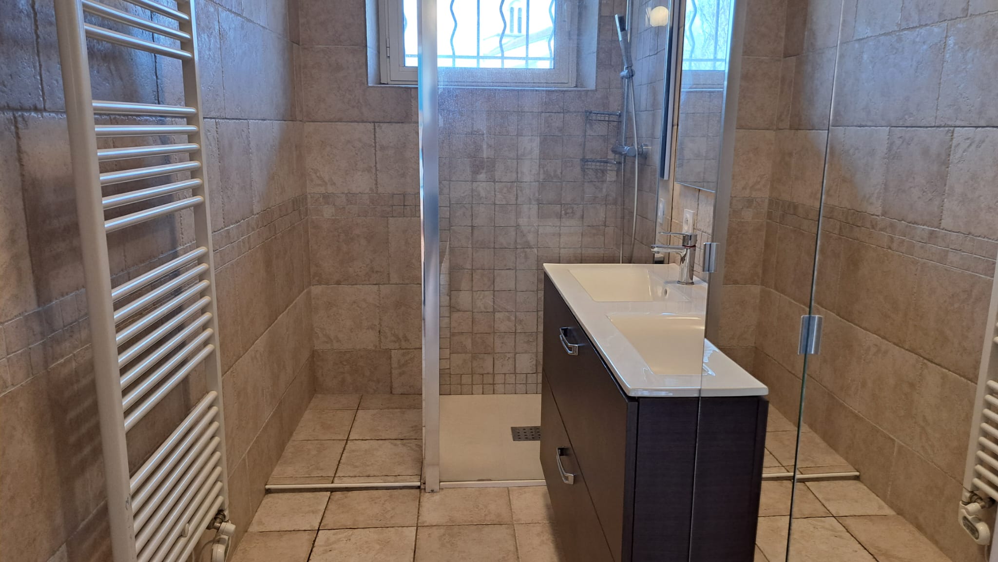 Salle de bains maison de location